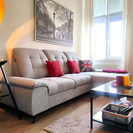 Cozyhome In Old Town, Presidential Apartment Pressburg Exterior foto