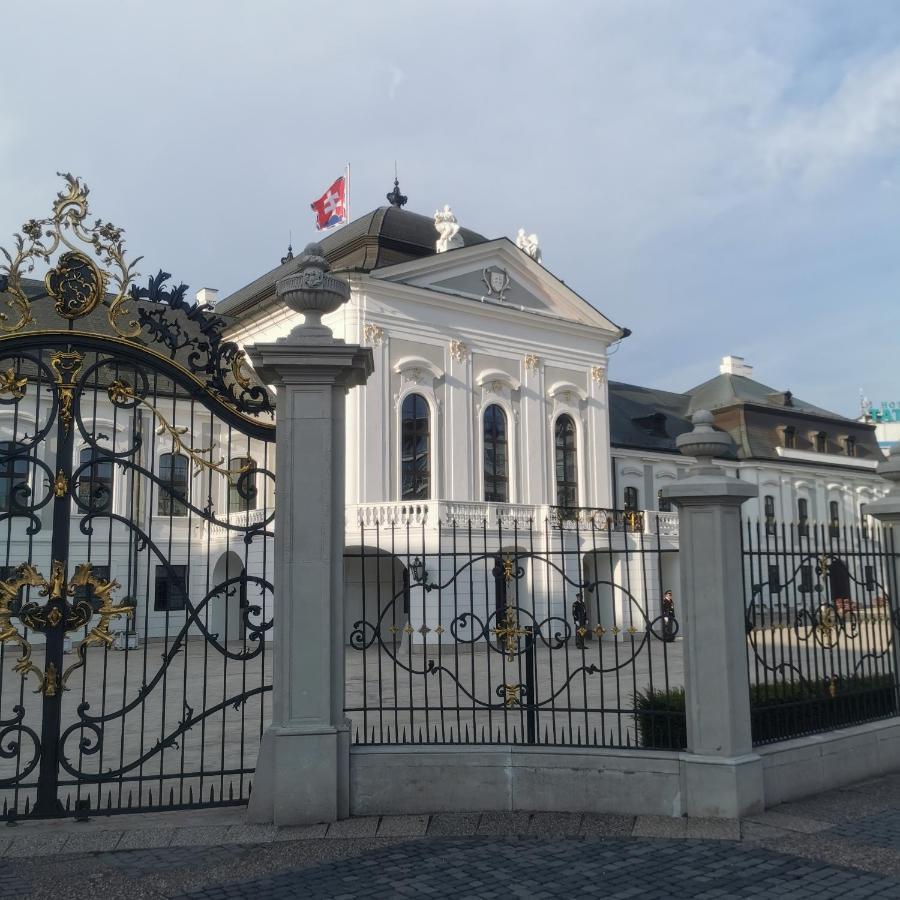Cozyhome In Old Town, Presidential Apartment Pressburg Exterior foto